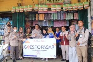 Bank Fadhilah bersama Otoritas Jasa Keuangan (OJK) Bengkulu mengadakan kegiatan Bulan Inklusi Keuangan (BIK) di Pasar Panorama Kota Bengkulu