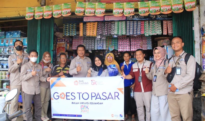 Bank Fadhilah bersama Otoritas Jasa Keuangan (OJK) Bengkulu mengadakan kegiatan Bulan Inklusi Keuangan (BIK) di Pasar Panorama Kota Bengkulu